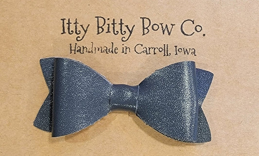 Charcoal Solid Leather Bow Clip