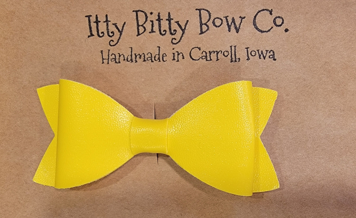 Solid Banana Leather Bow Clip