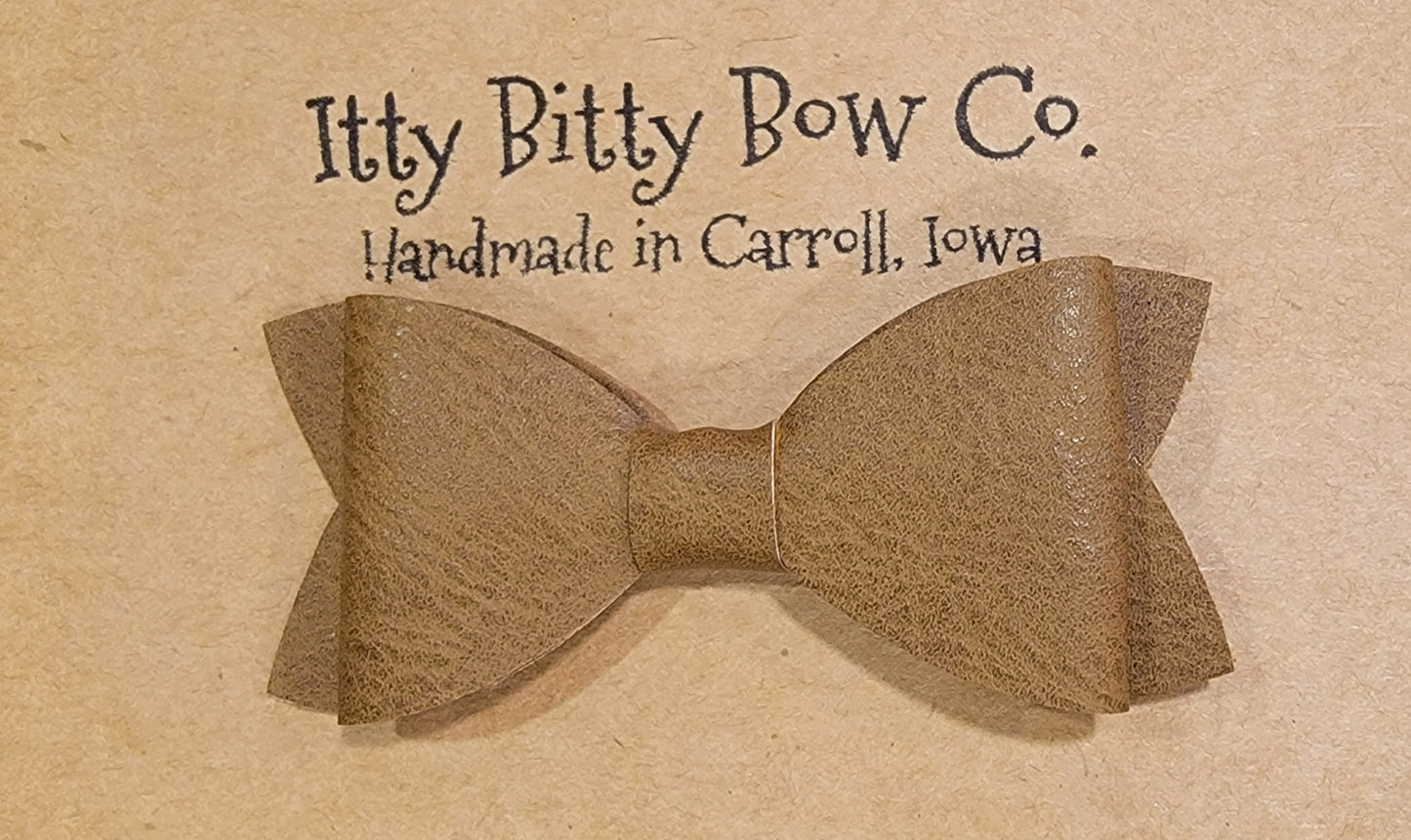 Solid Caramel Craze Leather Bow Clip